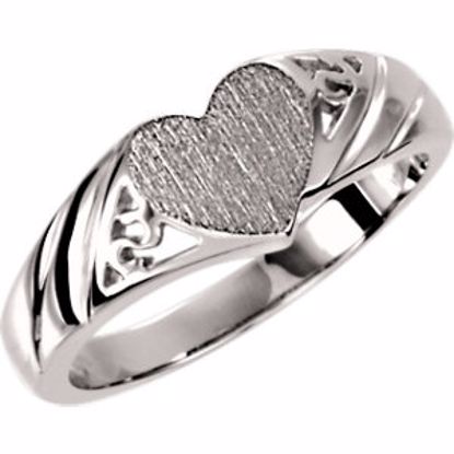 5622:224329:P Platinum Heart Signet Ring