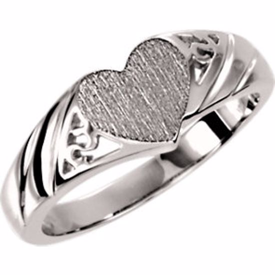 5622:224329:P Platinum Heart Signet Ring