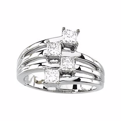 63892:1000126:P Diamond Right Hand Ring