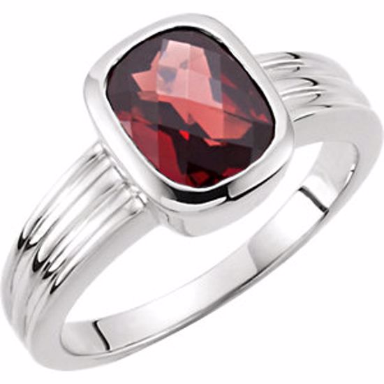 67699:101:P Genuine Mozambique Garnet Ring