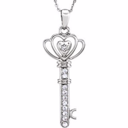 R410023:1010:P The Family Key of Love Pendant with Chain