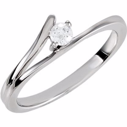 69872:106:P Sterling Silver Cubic Zirconia Ring Size 6