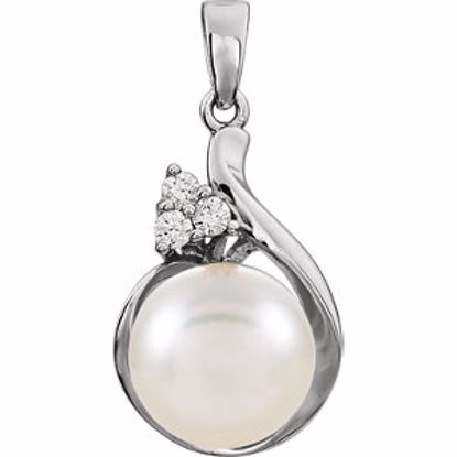 651491:100:P 14kt White 9.5-10mm Freshwater Pearl & .08 CTW Diamond Pendant