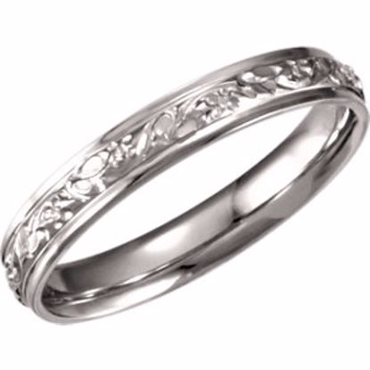 50674:101:P Platinum 4mm Floral Design Band Size 6.75