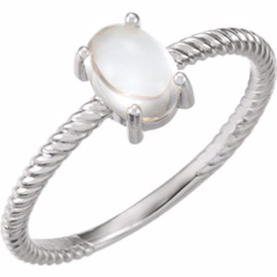 71695:609:P 14kt White Moonstone Cabochon Ring