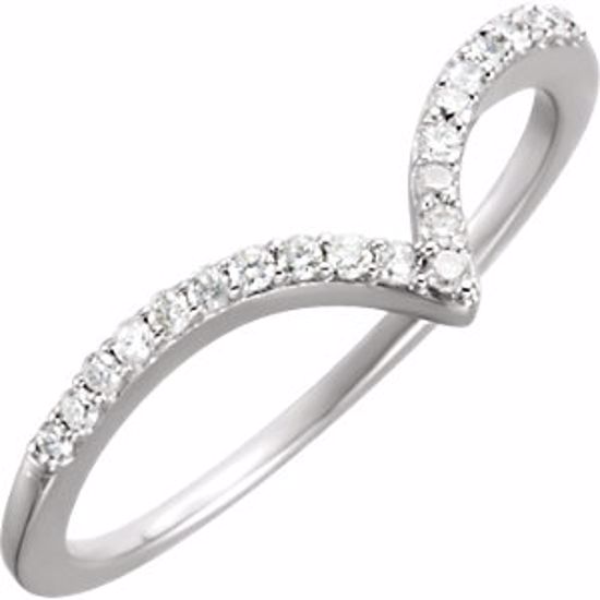 651806:60001:P 14kt White 1/6 CTW Diamond "V" Ring Size 7