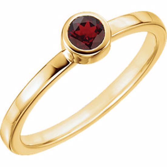 71806:6012:P 14kt Yellow Mozambique Garnet Bezel Ring